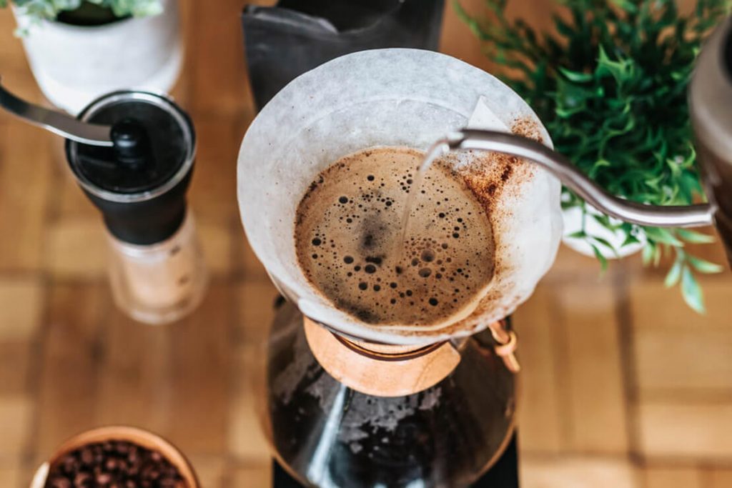 Dobrý kafe, rodinná pražírna kávy | Překapávaná káva, dripper, chemex